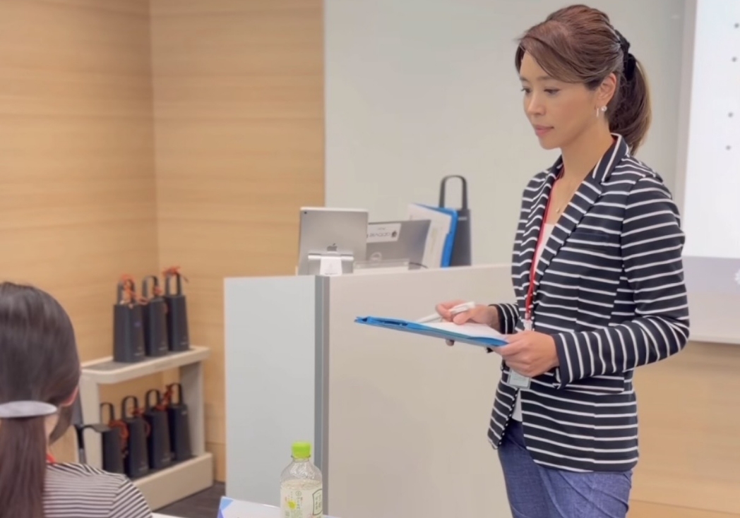 セミナーで講演する様子