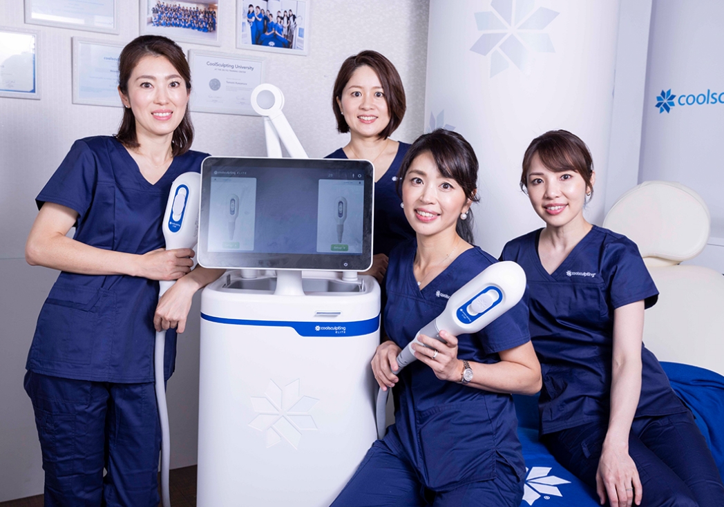 スタッフと機器の写真